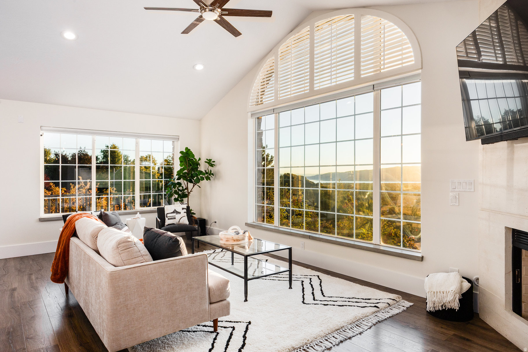 SHERWOOD HILLS - Residential