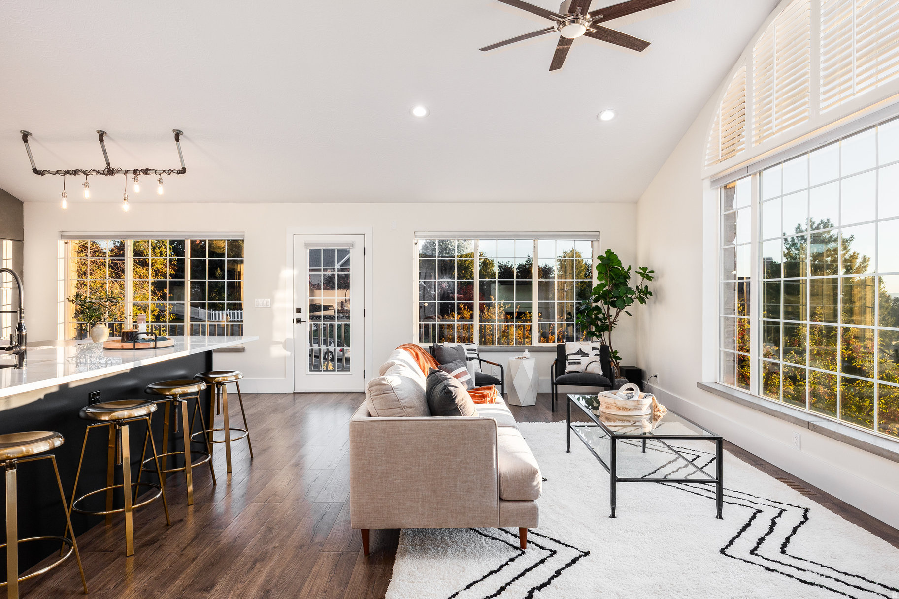 SHERWOOD HILLS - Residential