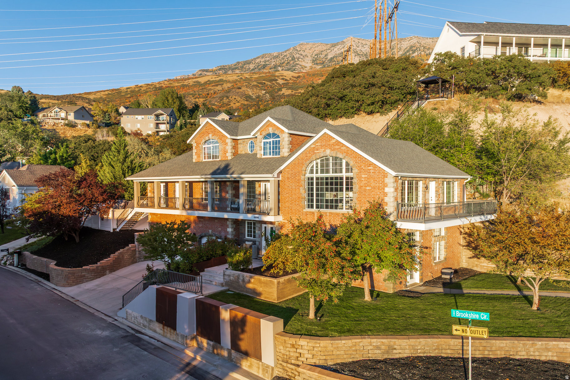 SHERWOOD HILLS - Residential