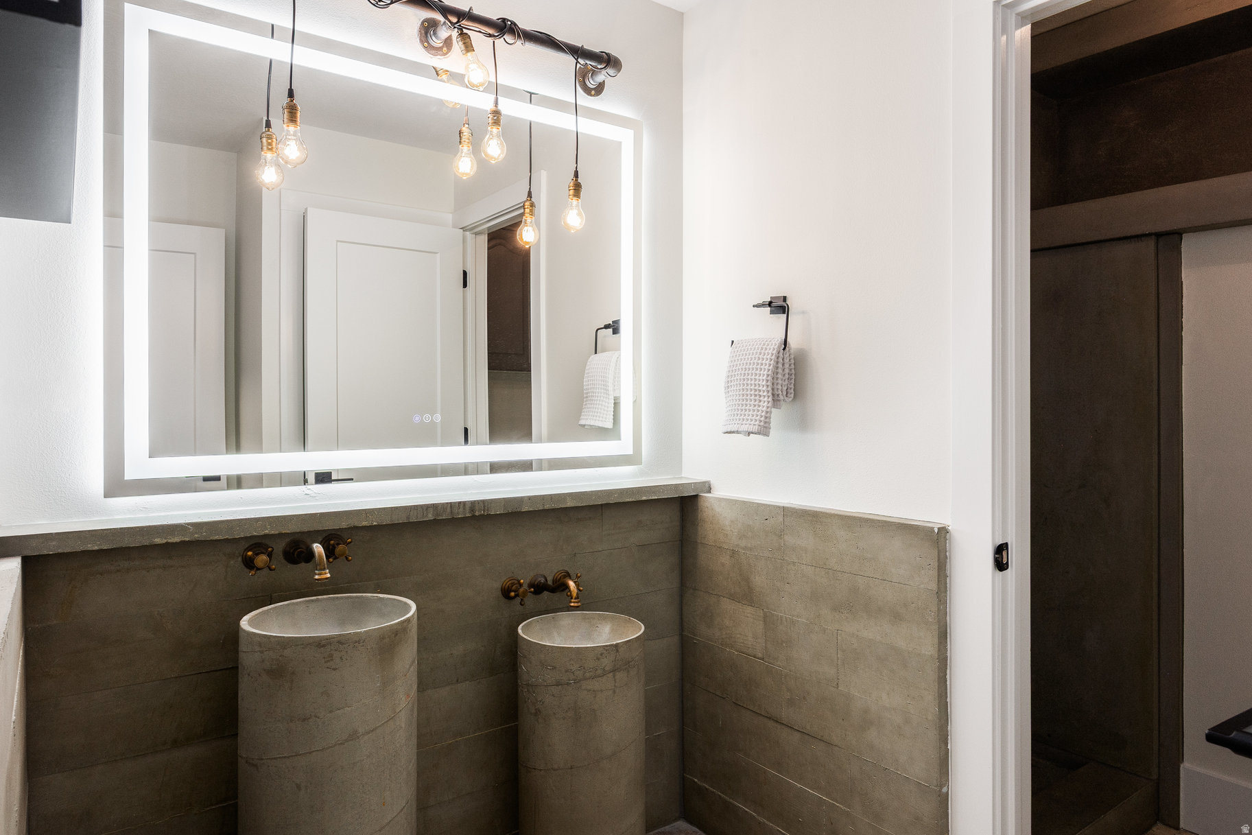 SHERWOOD HILLS - Residential