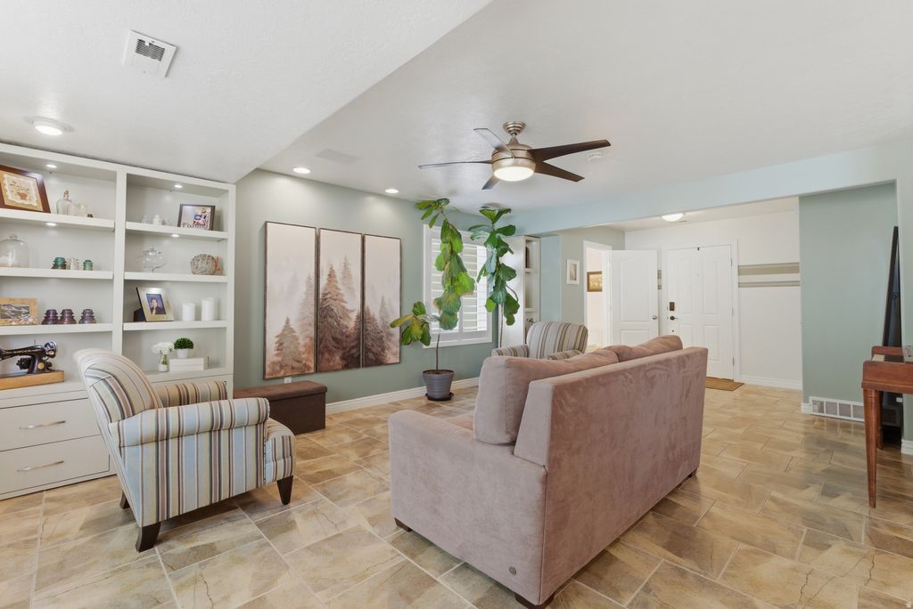 Photo of 45 N MONTROSE LN, Saratoga Springs, UT 84043 (MLS # 2149277)