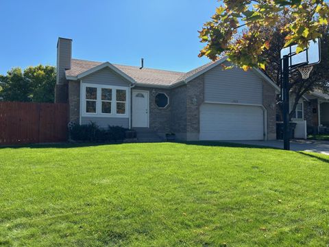 Photo of 3965 W DUNDEE ST S, South Jordan, UT 84009 (MLS # 2121469)