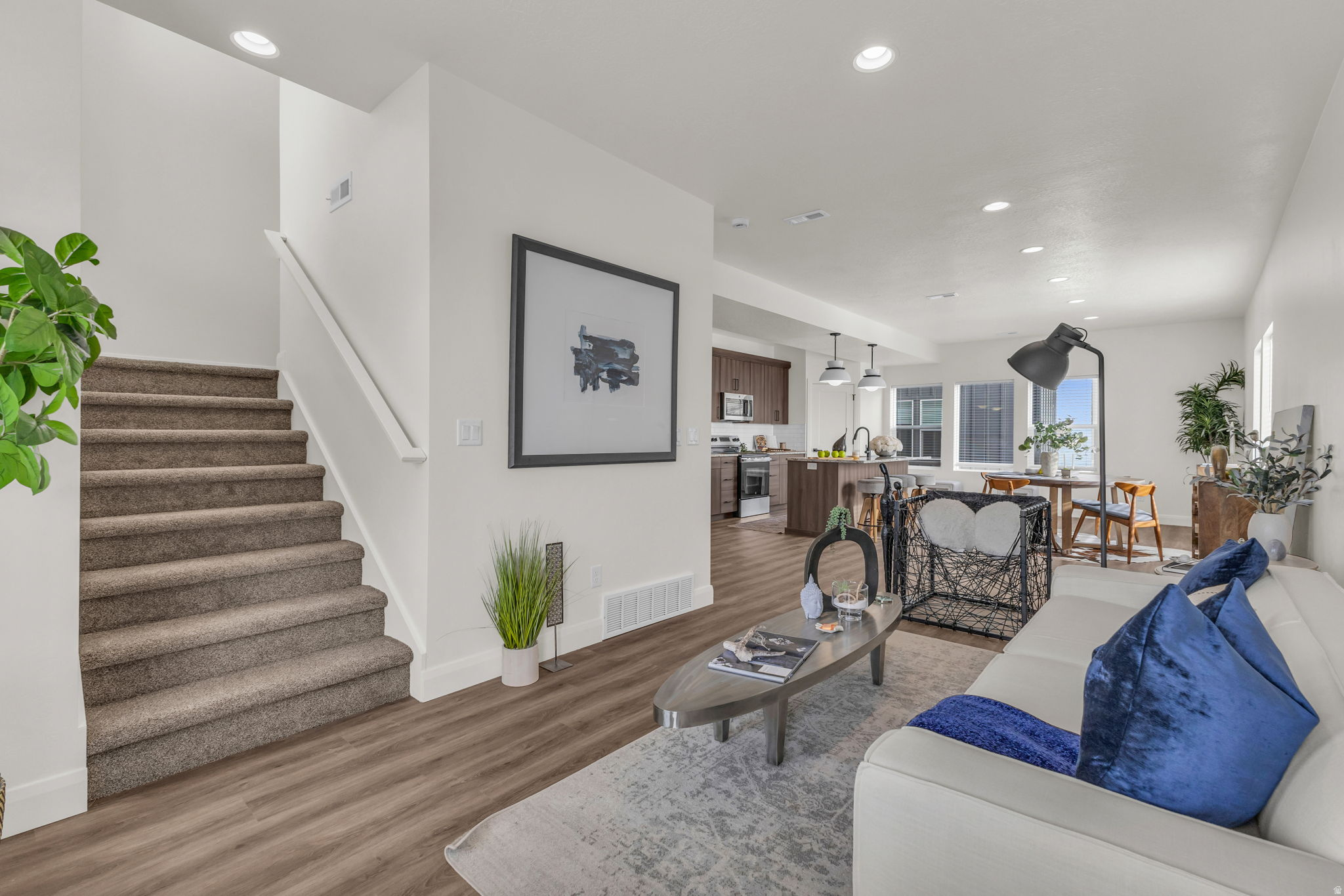 LAKE POINTE - Residential