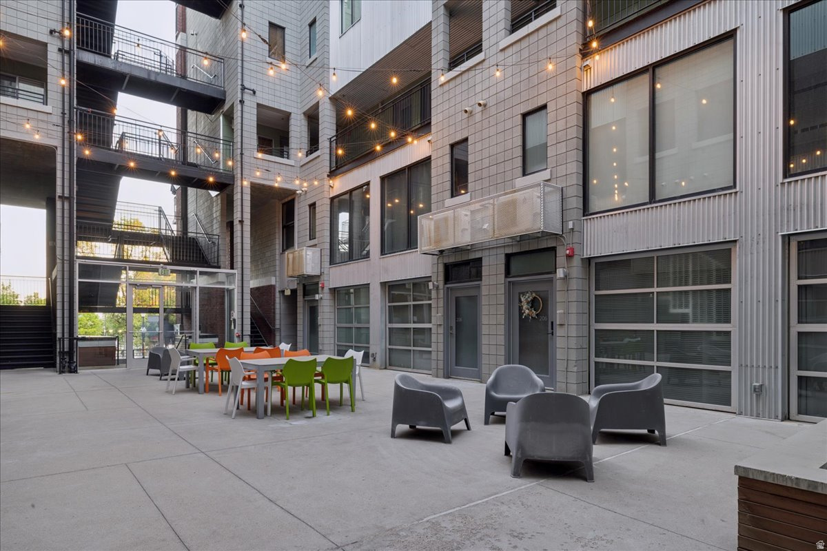 BROADWAY PARK LOFTS - Residential