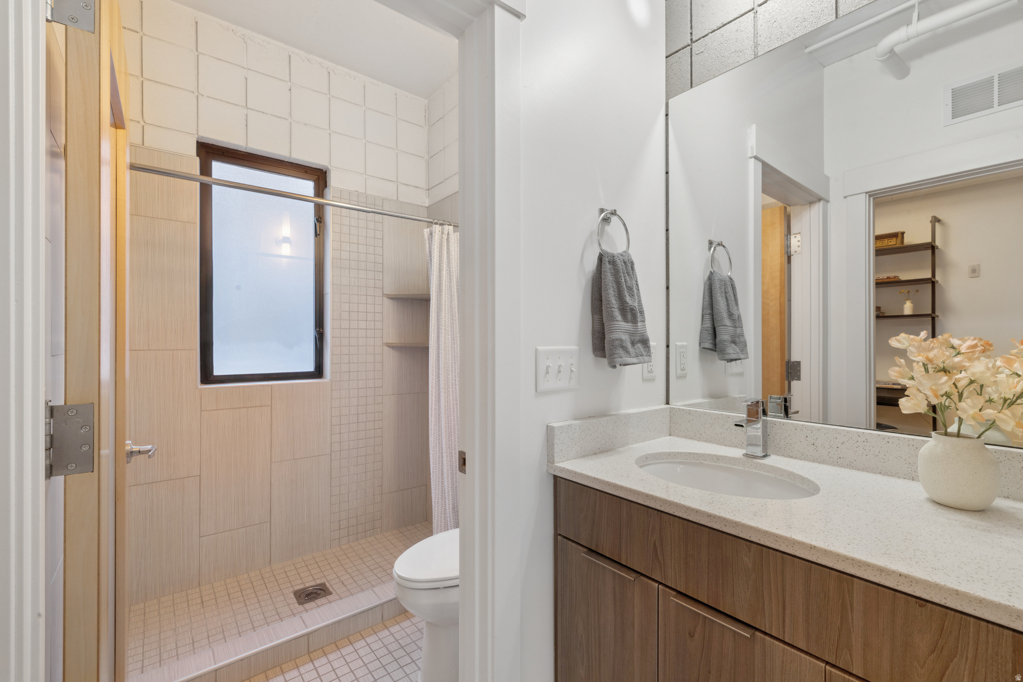 BROADWAY PARK LOFTS - Residential