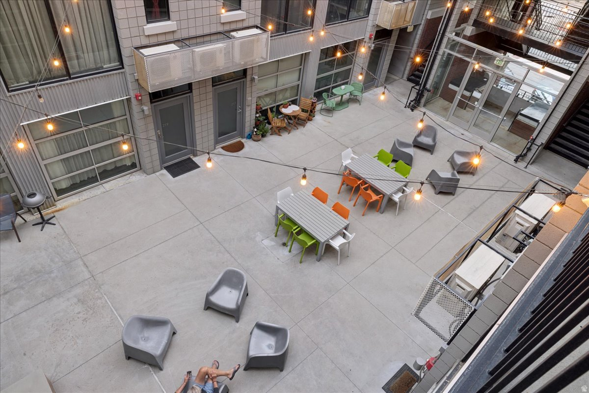 BROADWAY PARK LOFTS - Residential