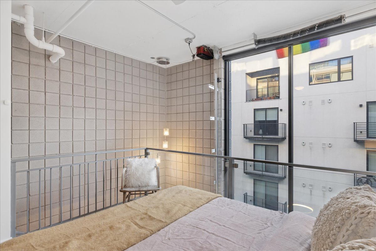 BROADWAY PARK LOFTS - Residential