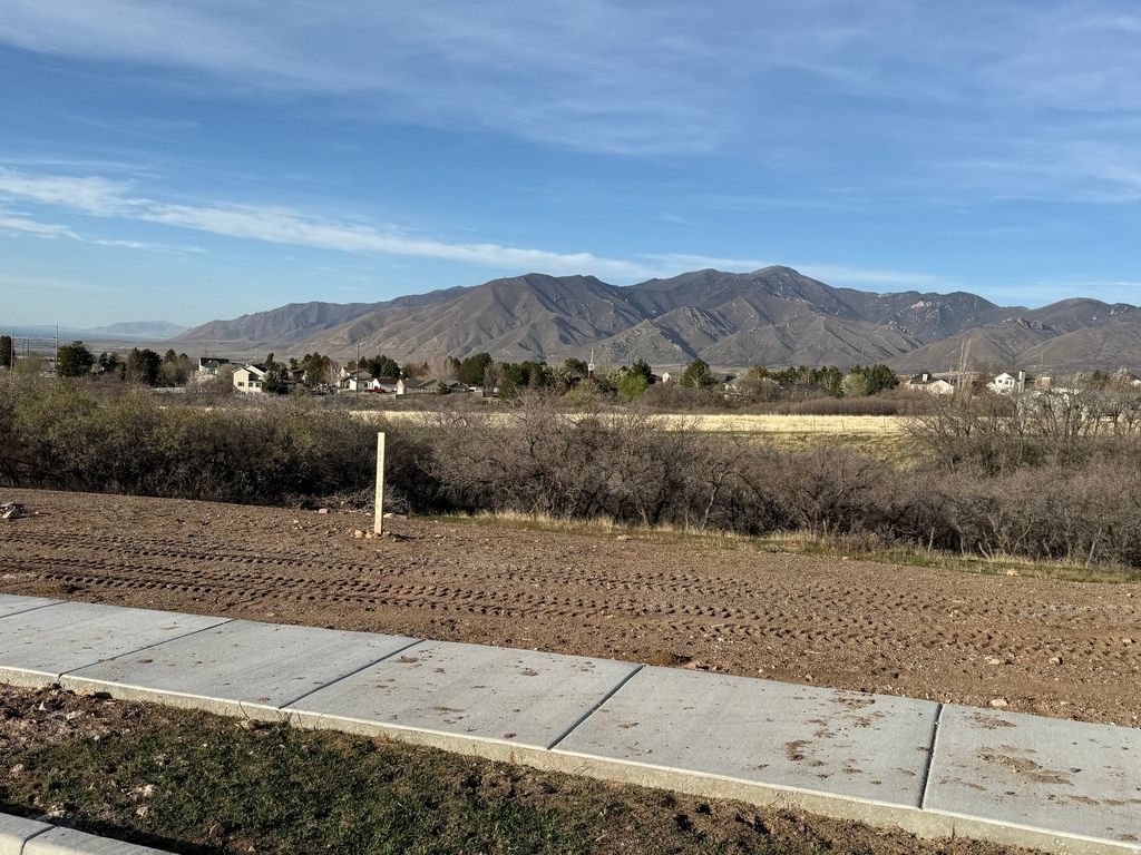 Photo of 599 S OAKRIDGE DR E, Tooele, UT 84074 (MLS # 2146153)