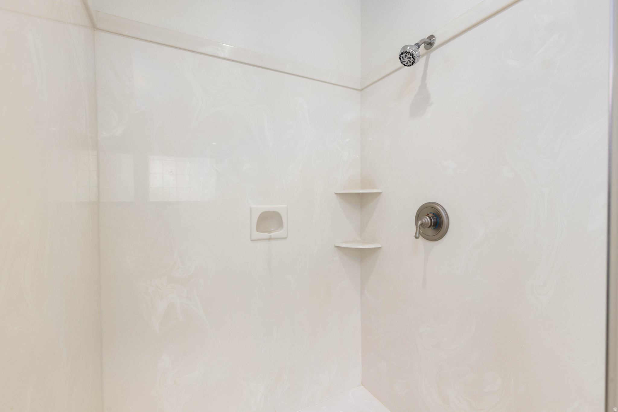 LEGACY 10 - Residential