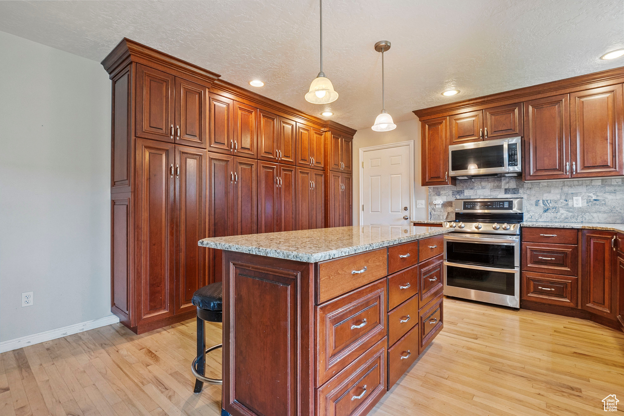 2266 E Karalee Way, Sandy, Utah image 8
