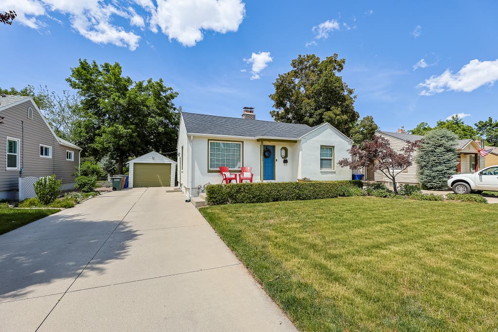 Photo of 2868 S HARTFORD ST, Salt Lake City, UT 84106 (MLS # 2159264)