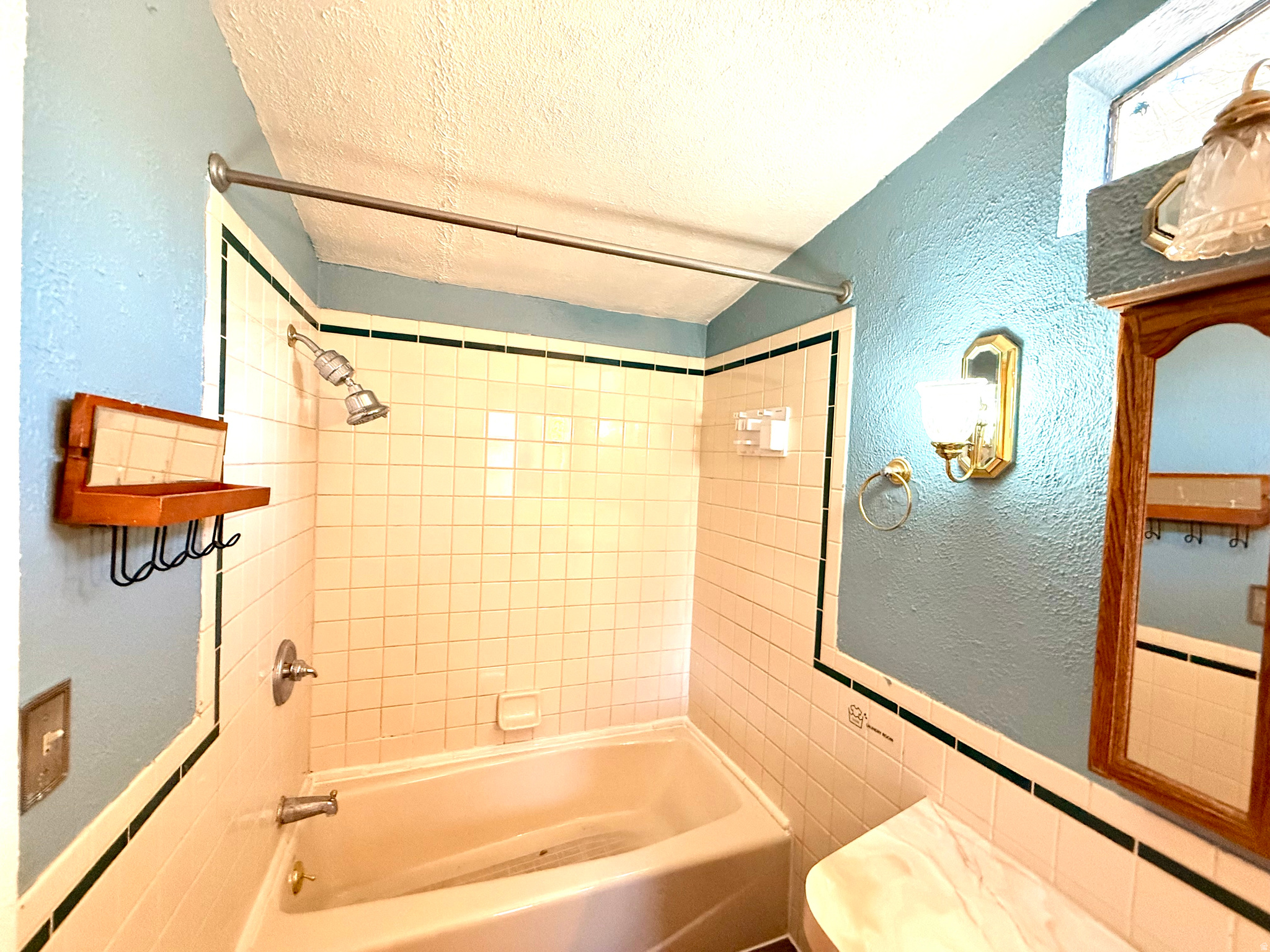 RIDGEWOOD ESTATES MHP - Residential