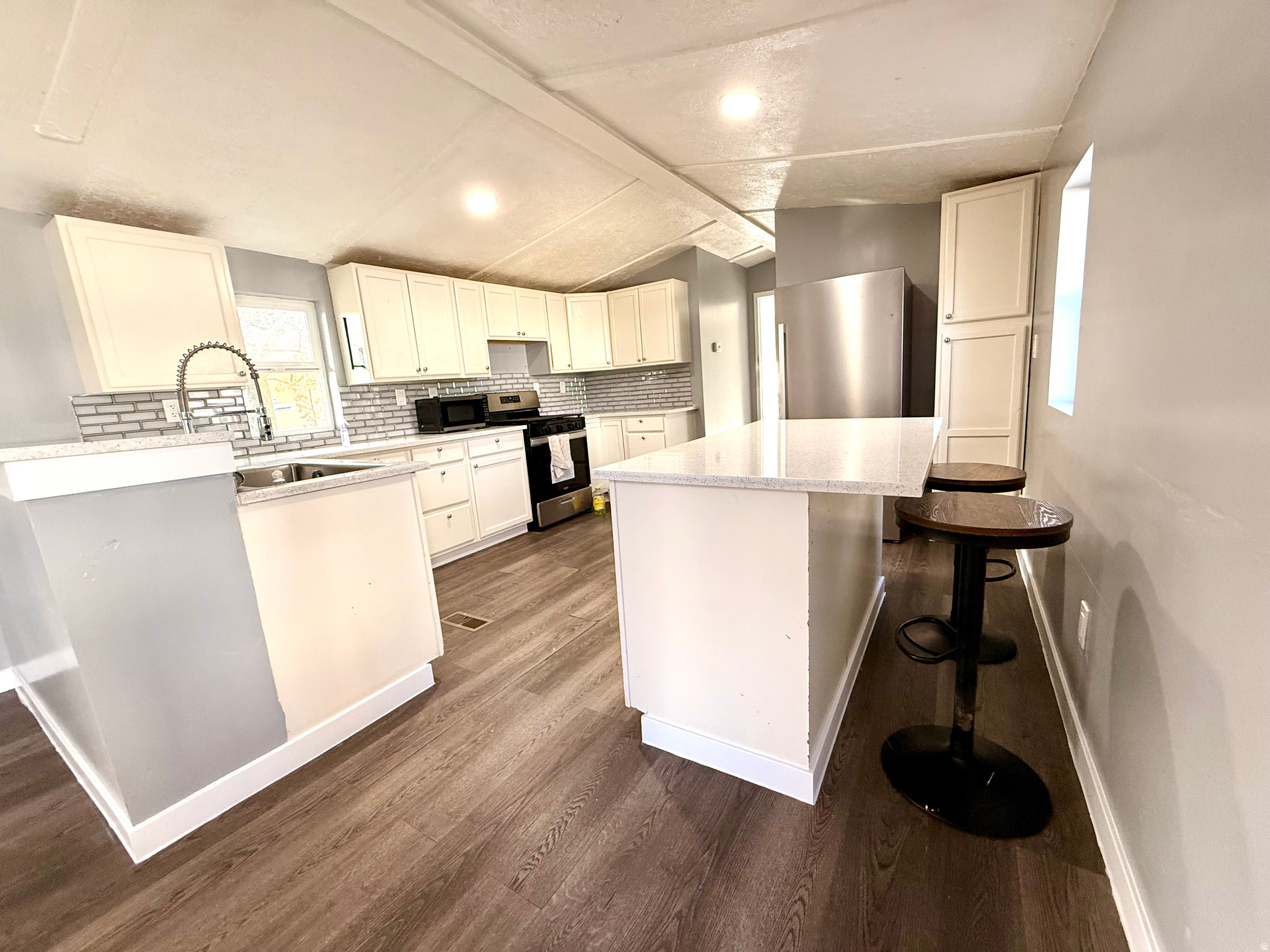 RIDGEWOOD ESTATES MHP - Residential