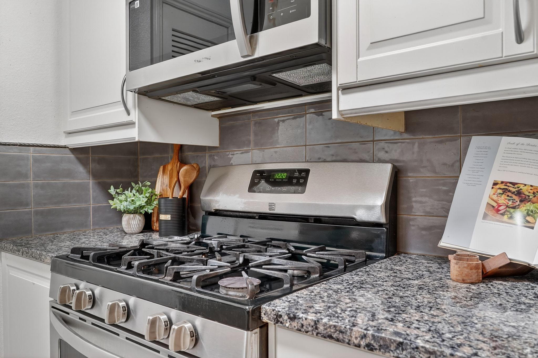 CREEKSIDE EAST CONDM - Residential