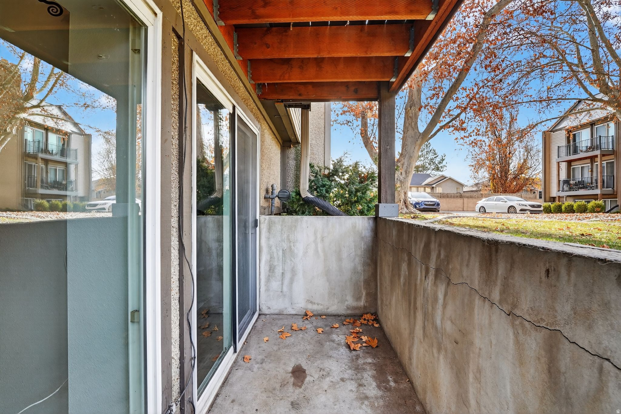 CREEKSIDE EAST CONDM - Residential