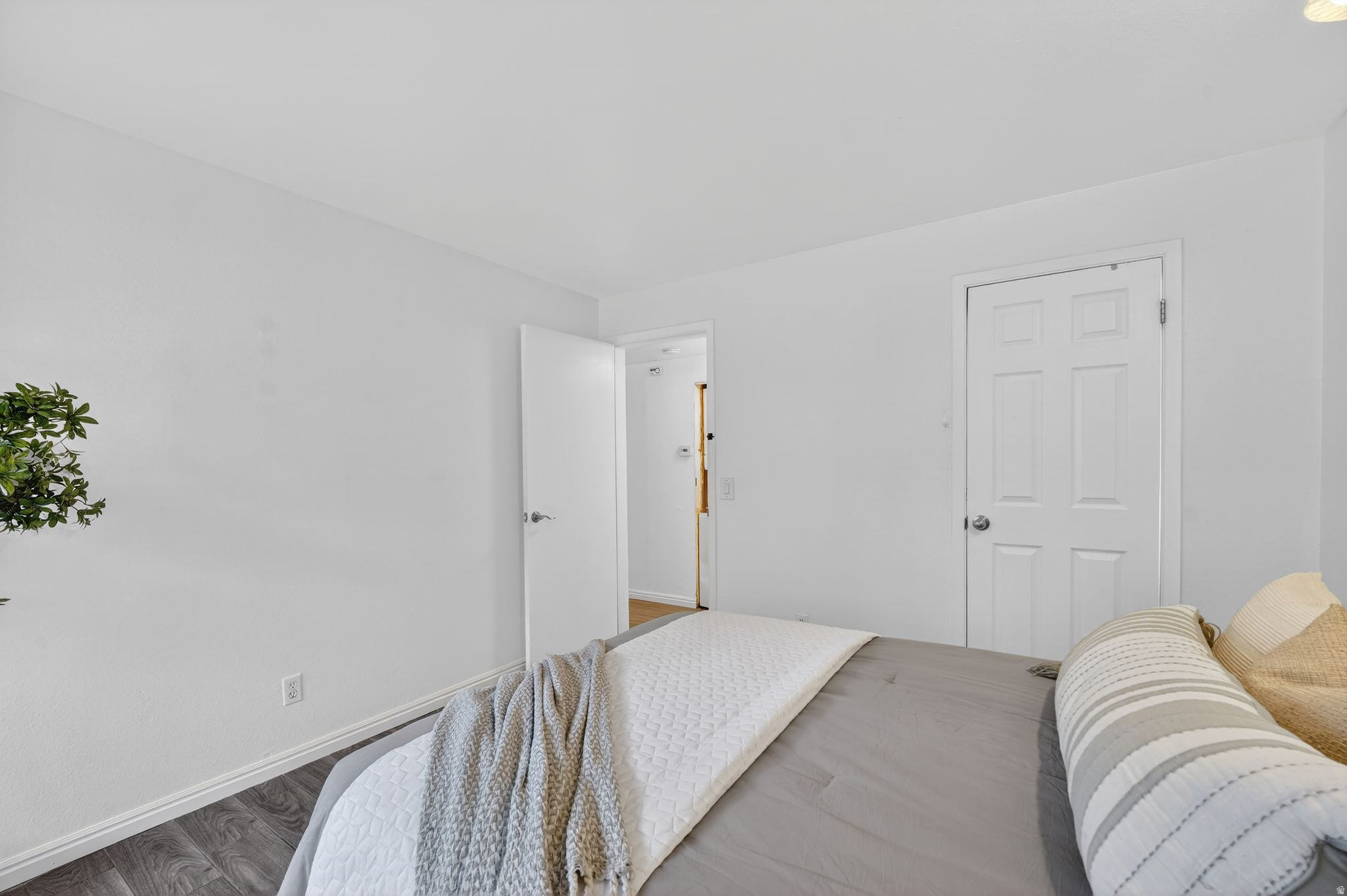 CREEKSIDE EAST CONDM - Residential