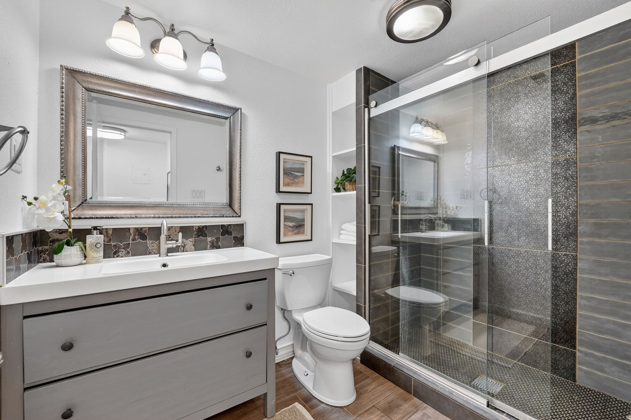 CREEKSIDE EAST CONDM - Residential