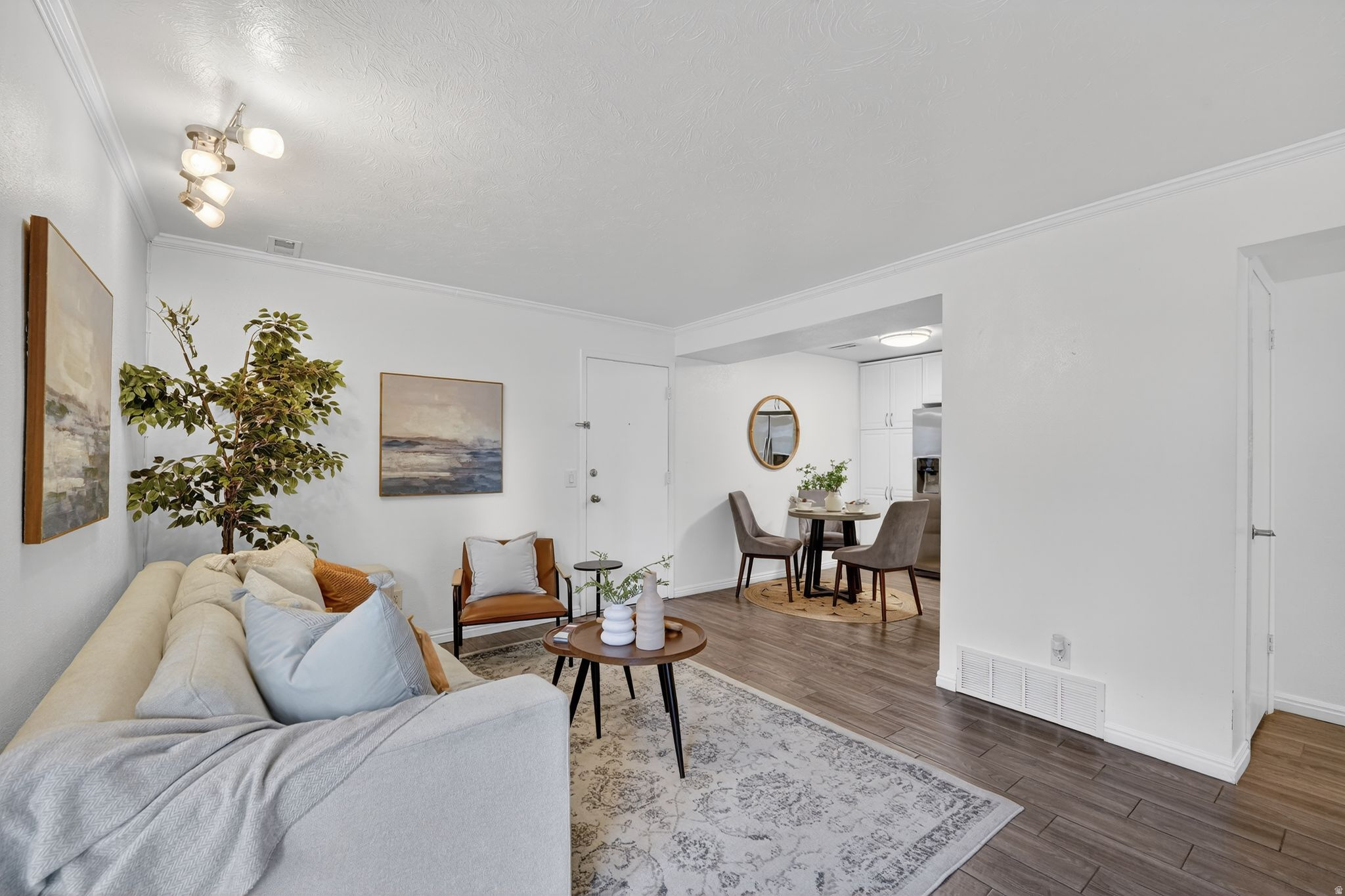 CREEKSIDE EAST CONDM - Residential