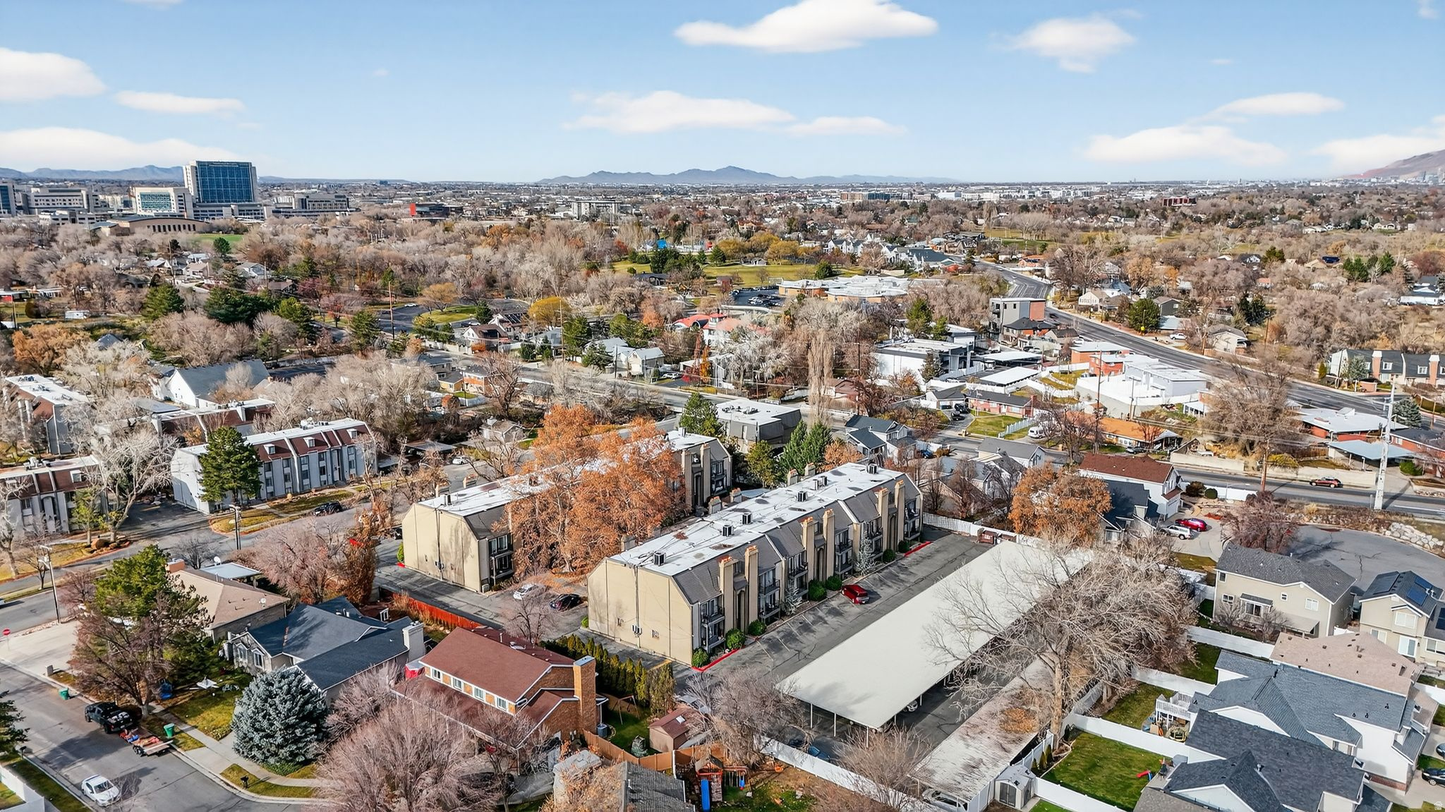 CREEKSIDE EAST CONDM - Residential