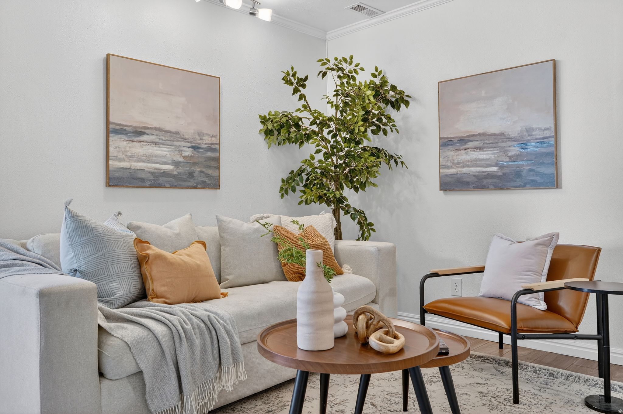 CREEKSIDE EAST CONDM - Residential