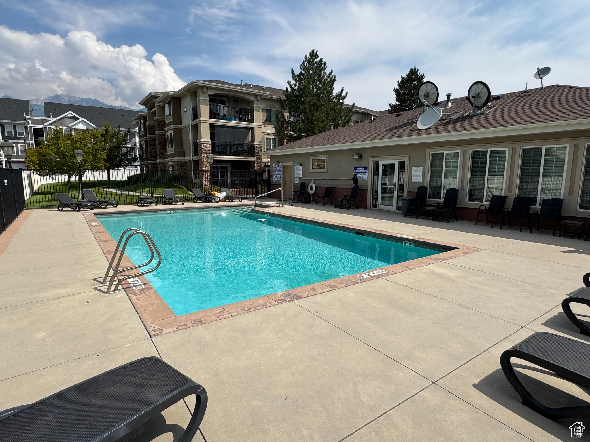 DRAPER PEAKS CONDOMINIUMS PHASE 3 - Residential