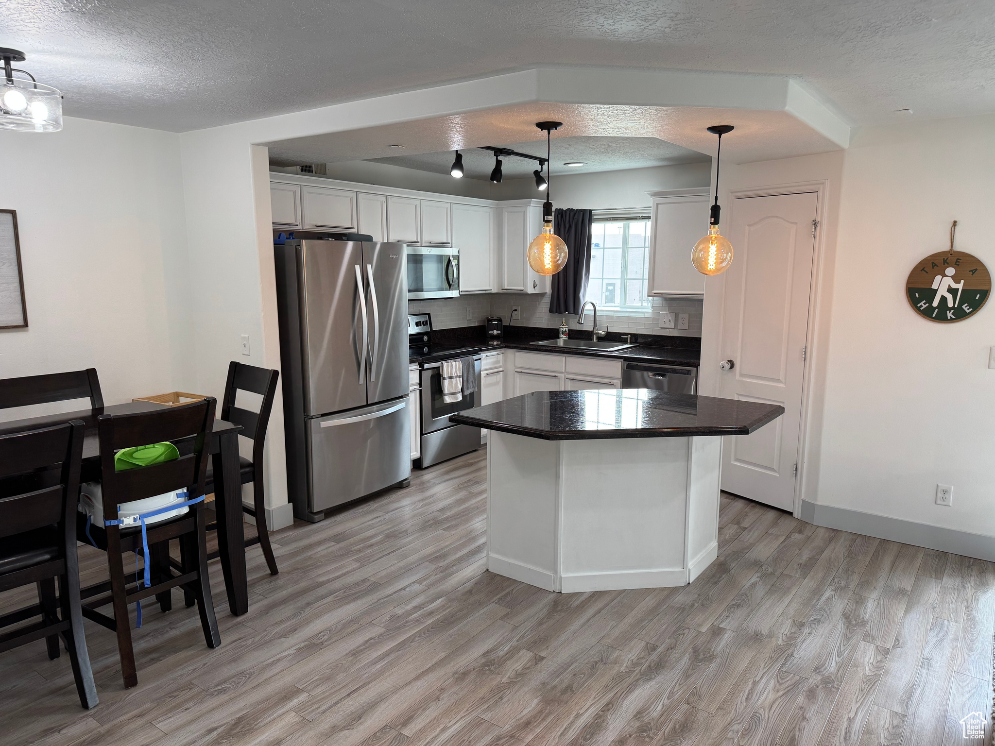 DRAPER PEAKS CONDOMINIUMS PHASE 3 - Residential