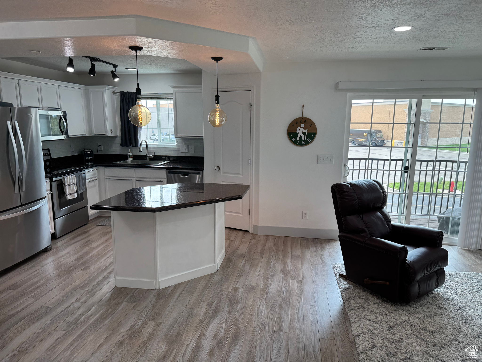 DRAPER PEAKS CONDOMINIUMS PHASE 3 - Residential