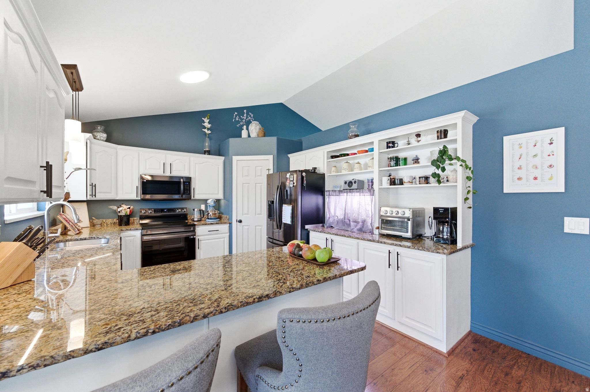 HIDDEN OAK - Residential