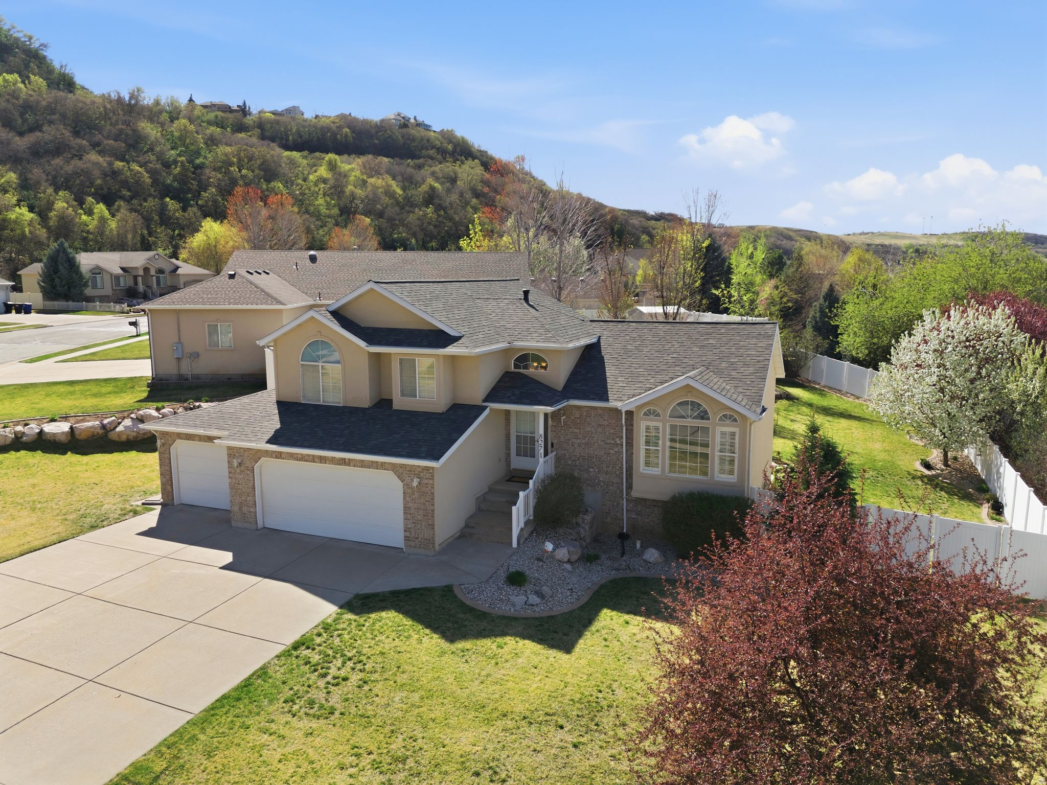 HIDDEN OAK - Residential