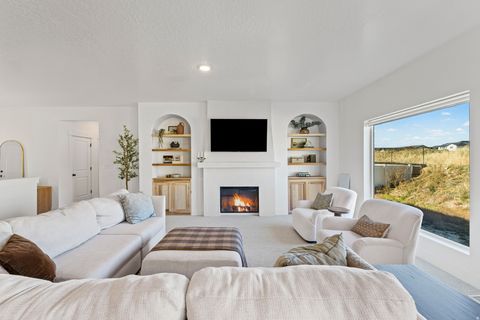 Tiny photo for 762 W POWDERWOOD LN, Mapleton, UT 84664 (MLS # 2121104)