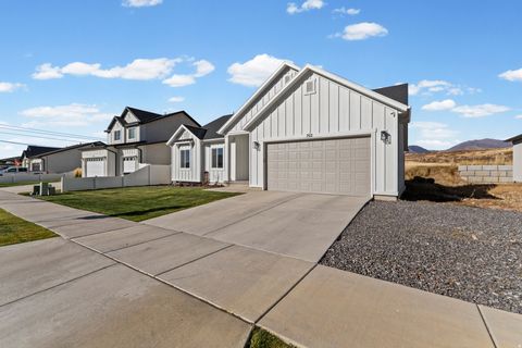 Tiny photo for 762 W POWDERWOOD LN, Mapleton, UT 84664 (MLS # 2121104)