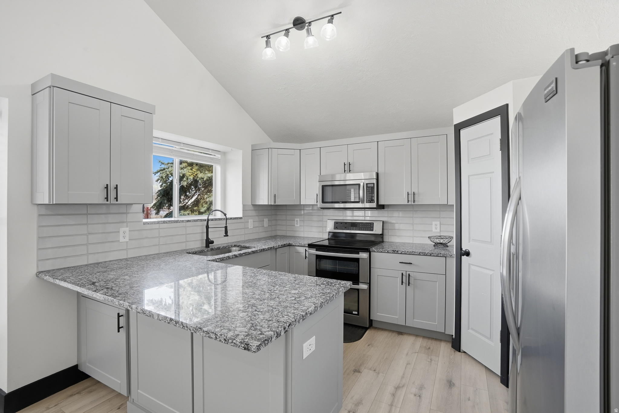 LEXINGTON PLACE - Residential