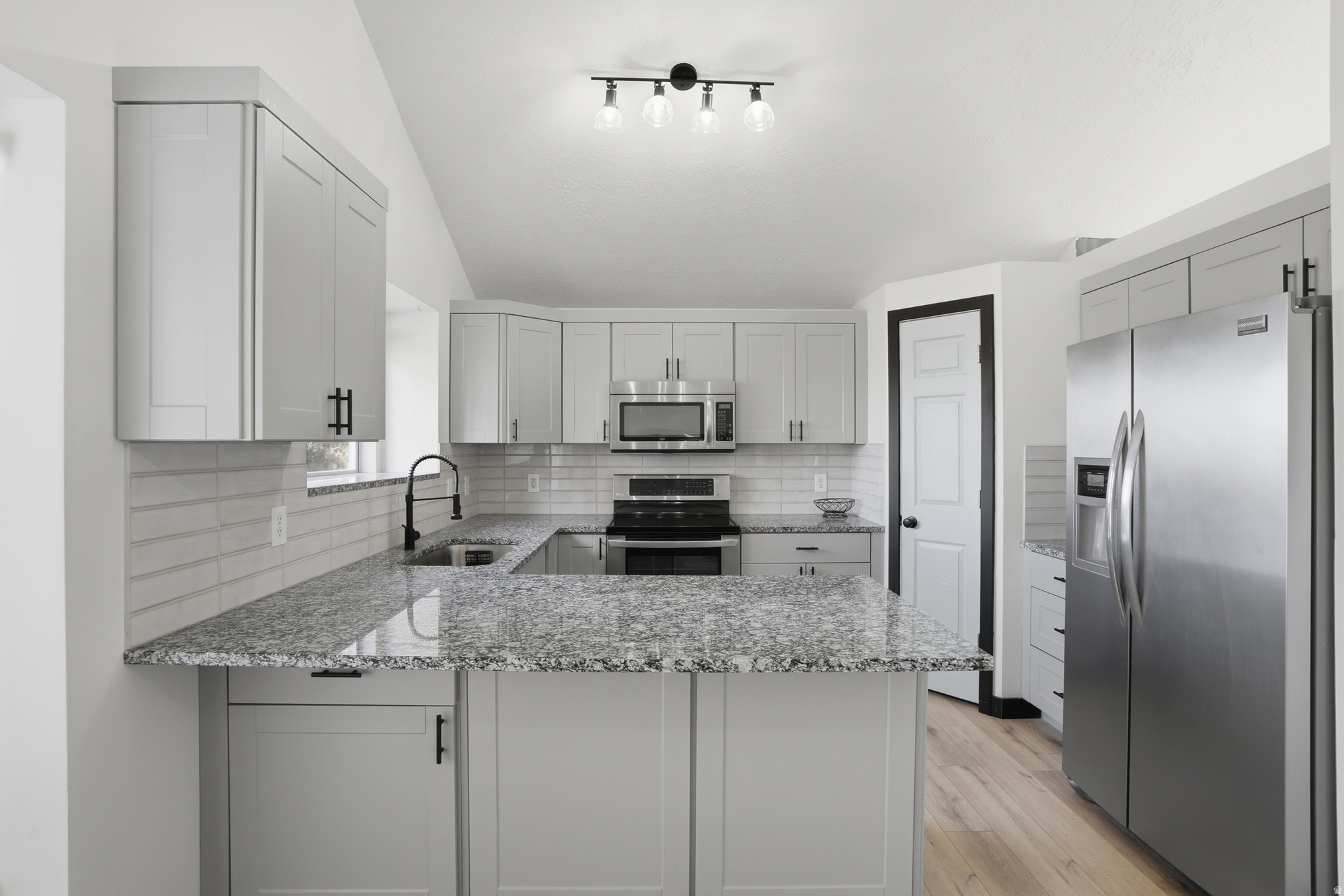 LEXINGTON PLACE - Residential