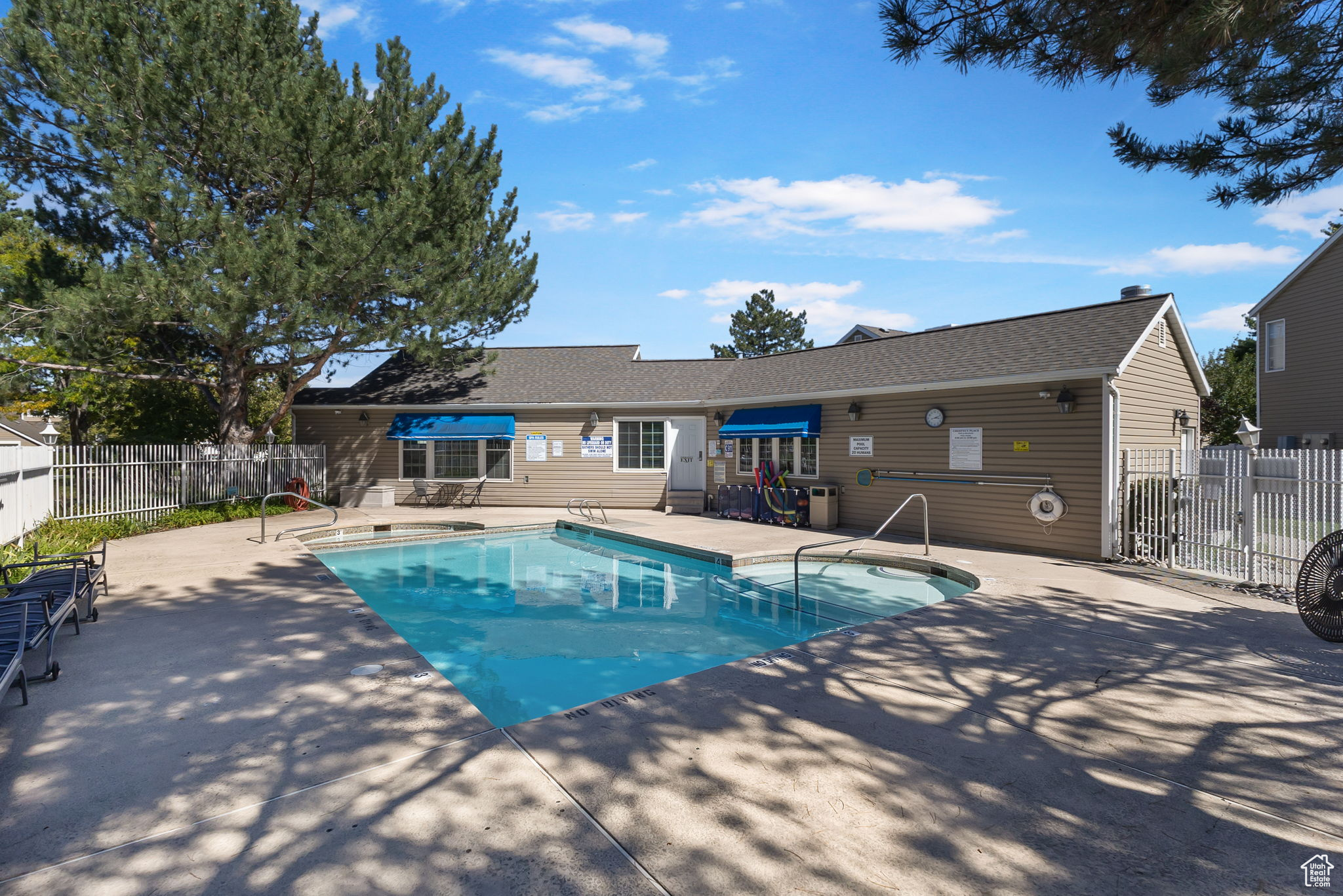 CHESTNUT PLACE CONDMN - Residential