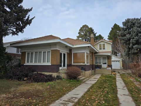 Photo of 418 W GENTILE ST, Layton, UT 84041 (MLS # 2136924)