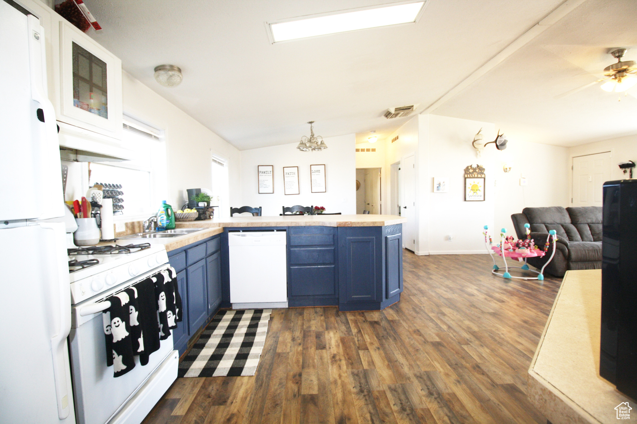 SUNBURST TERRACE PLANNED UNIT DEVELOPMEN - Residential