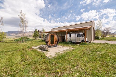 Tiny photo for 275 S 8600 E, Huntsville, UT 84317 (MLS # 2156987)