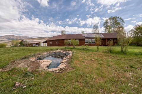 Tiny photo for 275 S 8600 E, Huntsville, UT 84317 (MLS # 2156987)
