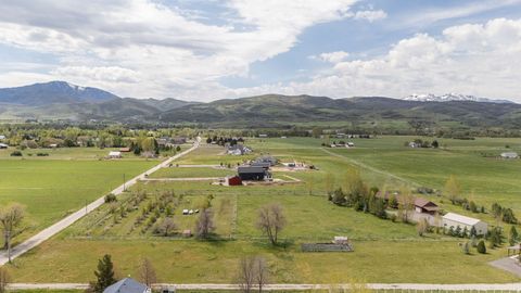 Tiny photo for 275 S 8600 E, Huntsville, UT 84317 (MLS # 2156987)