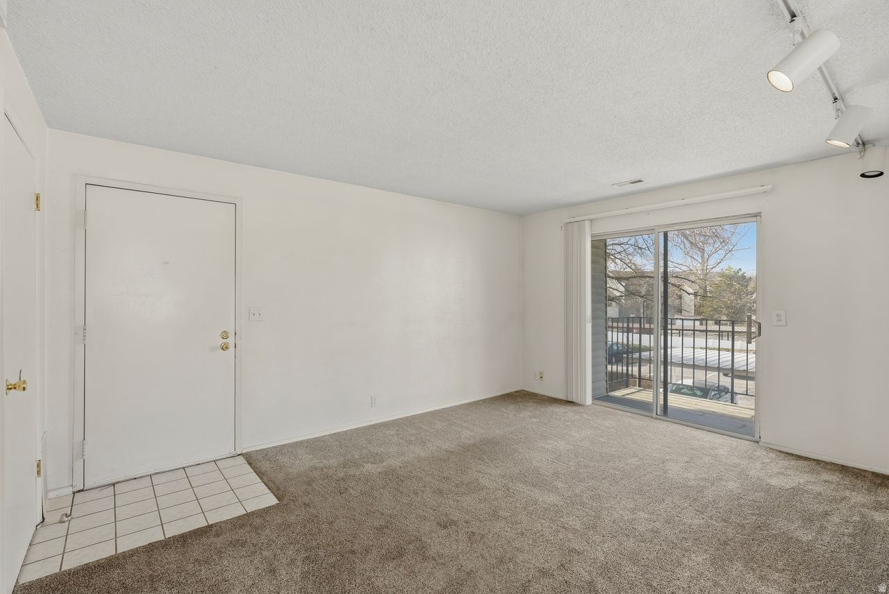 QUAILBROOK EAST COND - Residential