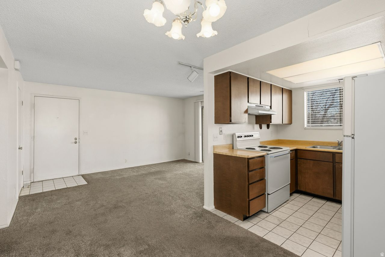 QUAILBROOK EAST COND - Residential