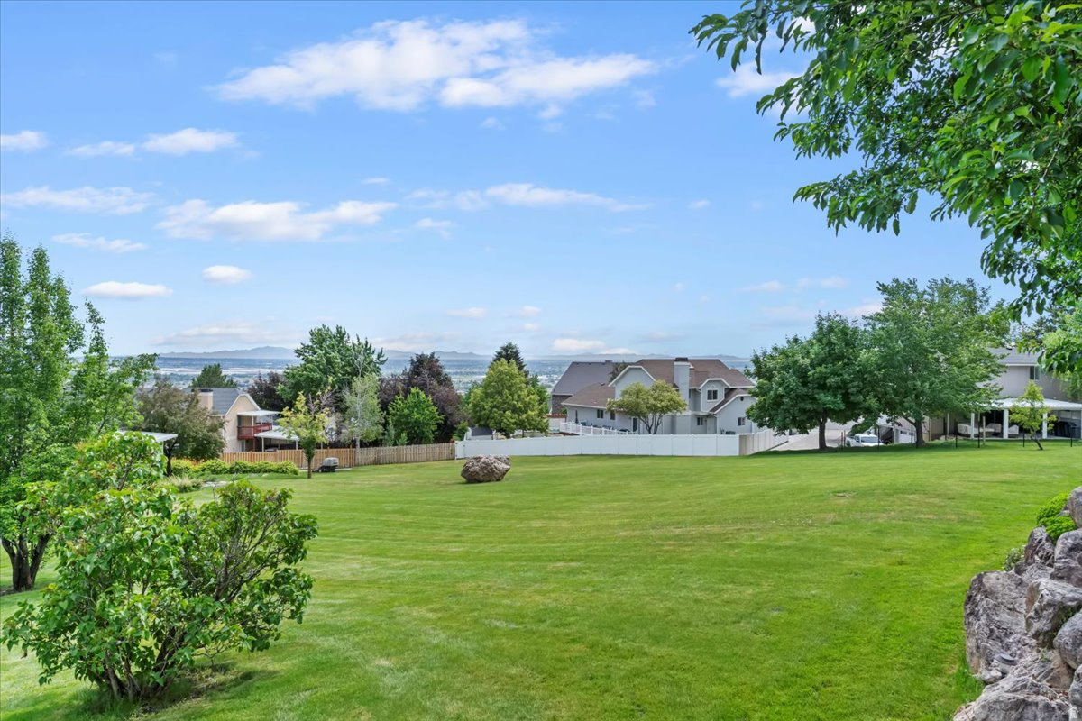 LAKEVIEW HEIGHTS - Residential