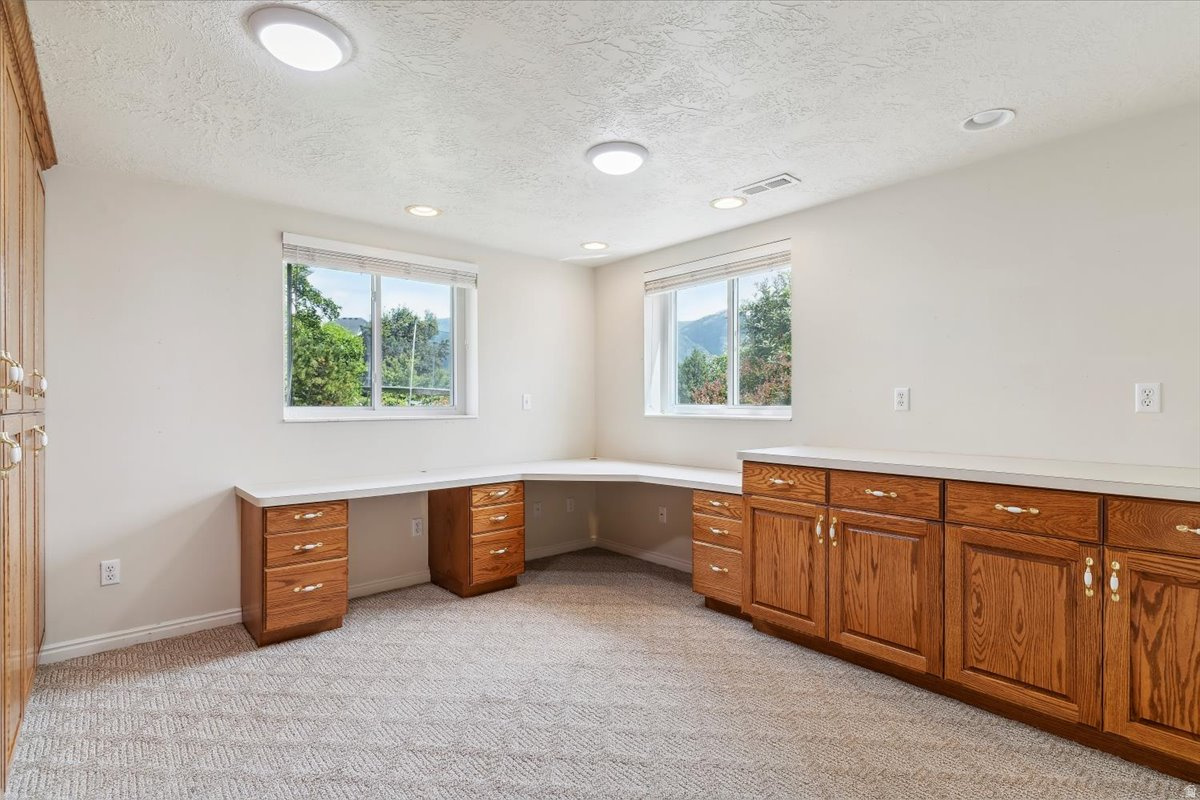 LAKEVIEW HEIGHTS - Residential