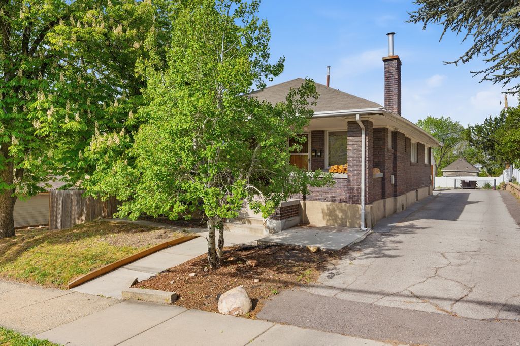 Photo of 317 K ST, Salt Lake City, UT 84103 (MLS # 2154160)