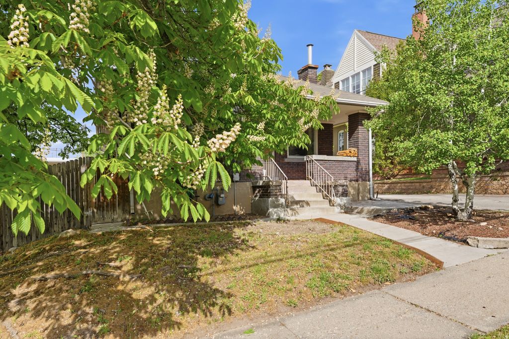 Photo of 317 K ST, Salt Lake City, UT 84103 (MLS # 2154160)