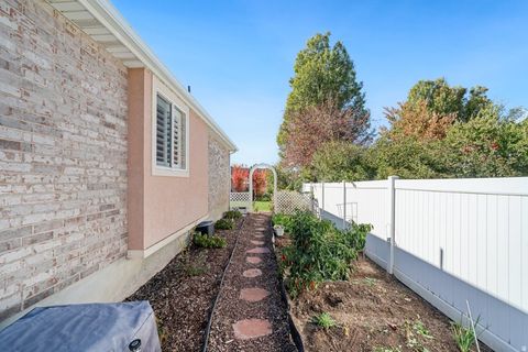 Tiny photo for 1463 N 1250 W, Clinton, UT 84015 (MLS # 2119849)