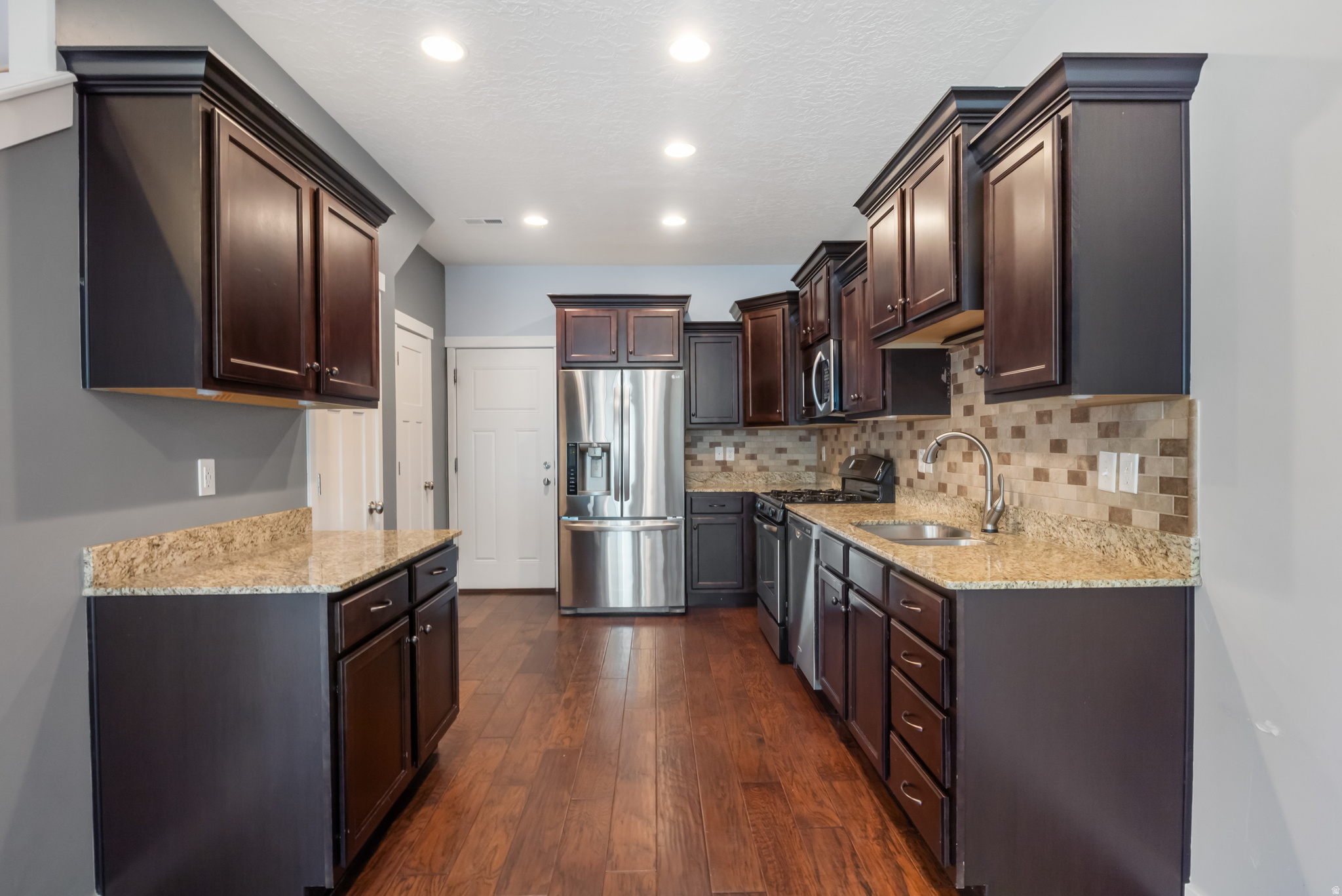 SUMMERLANE AT THE DISTRICT - Residential