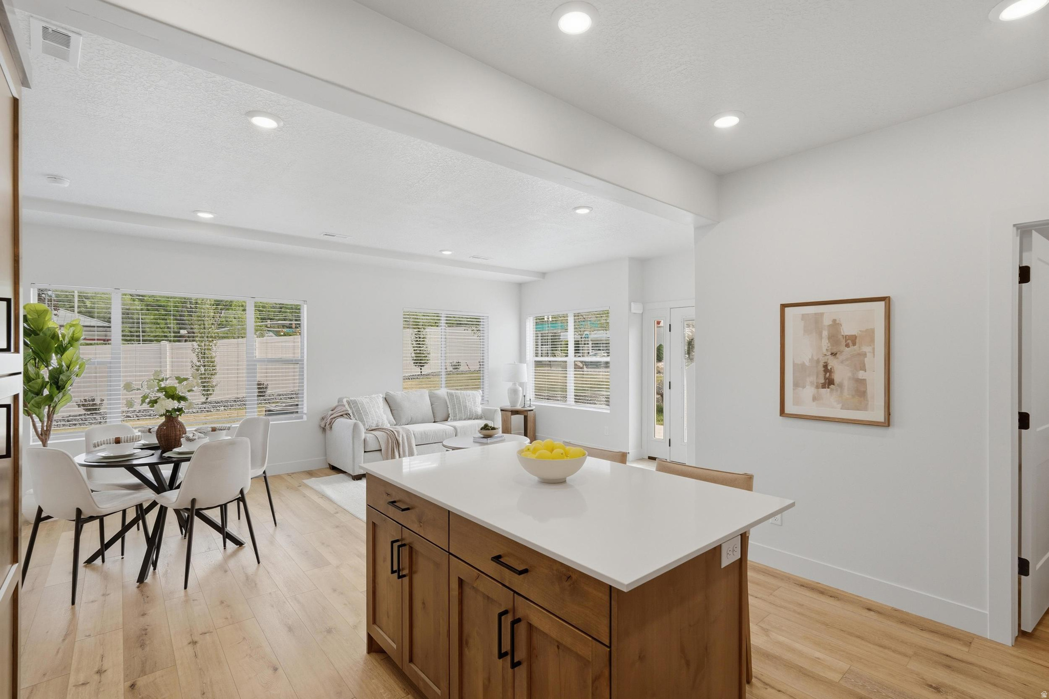 DYLANS TONWHOMES - Residential