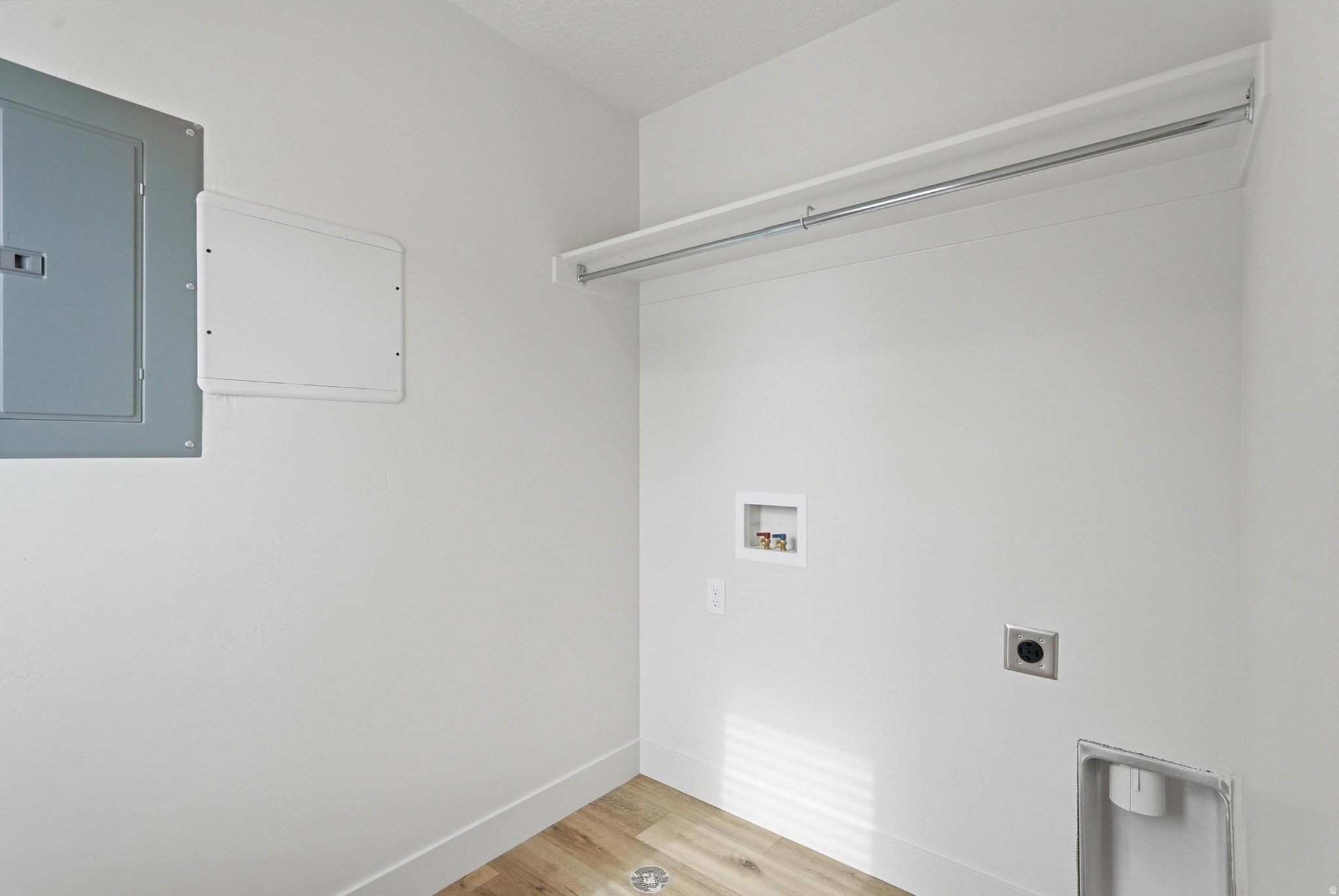 DYLANS TONWHOMES - Residential
