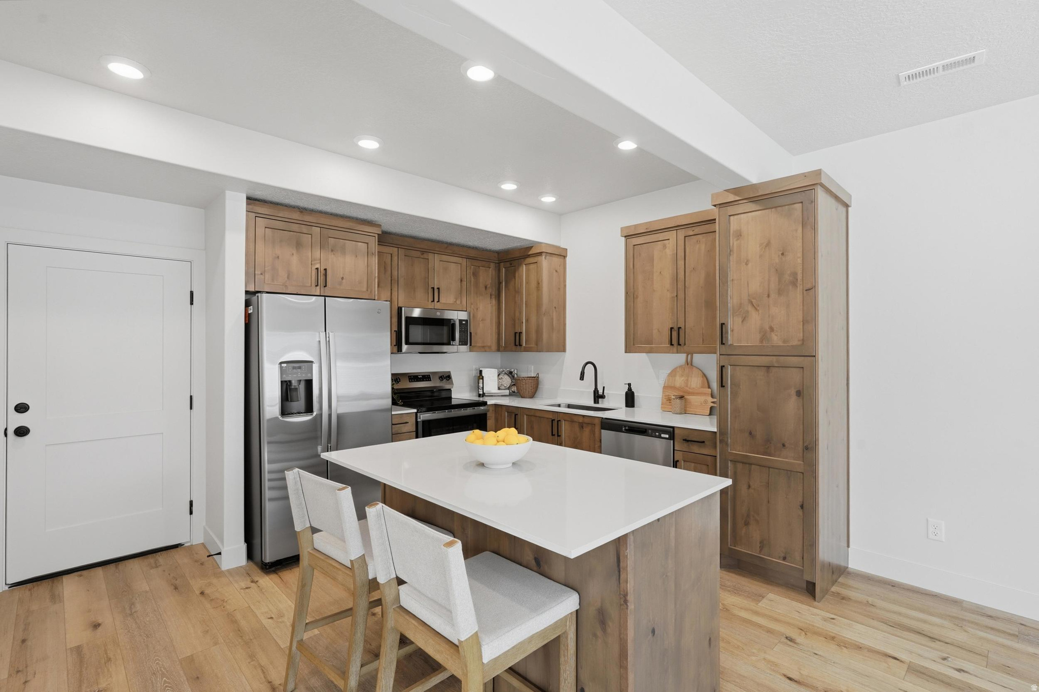 DYLANS TONWHOMES - Residential